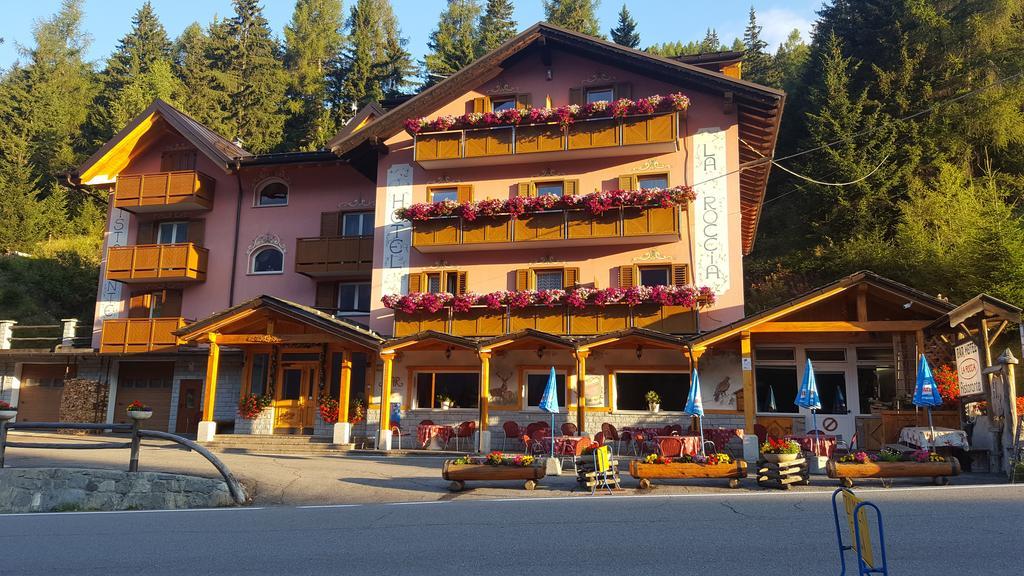Hotel La Roccia Passo del Tonale Exterior photo